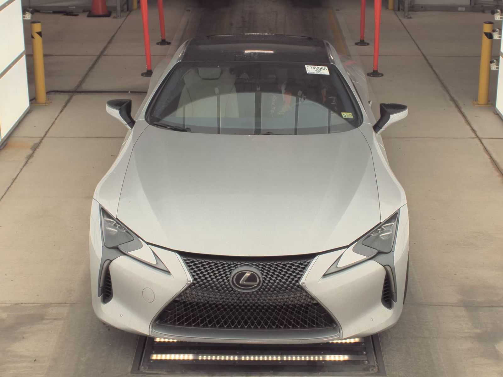 Lexus LC 500 2020 — photo 2