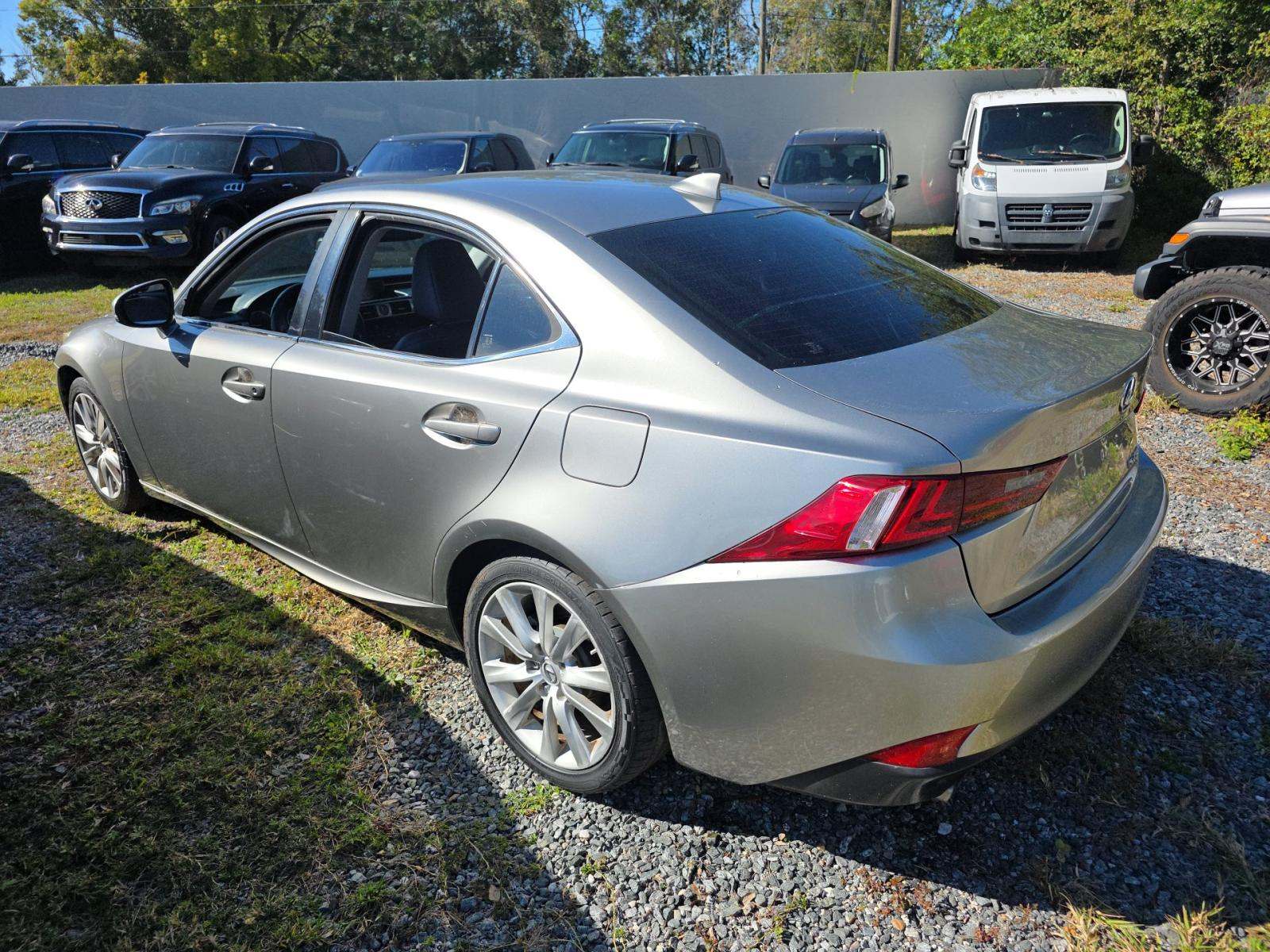 Lexus IS 250 2015 — photo 2
