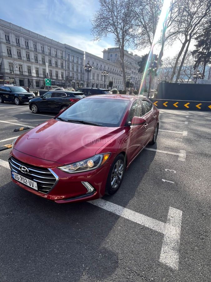 Hyundai Elantra 2018 — photo 2
