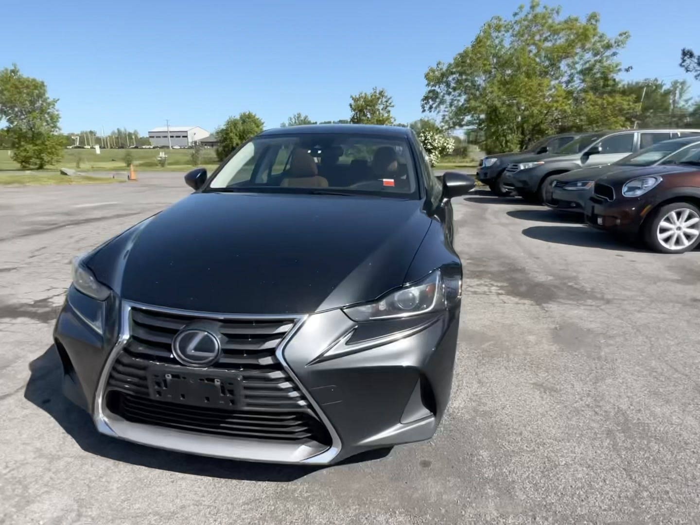 Lexus IS 300 2017 — photo 2