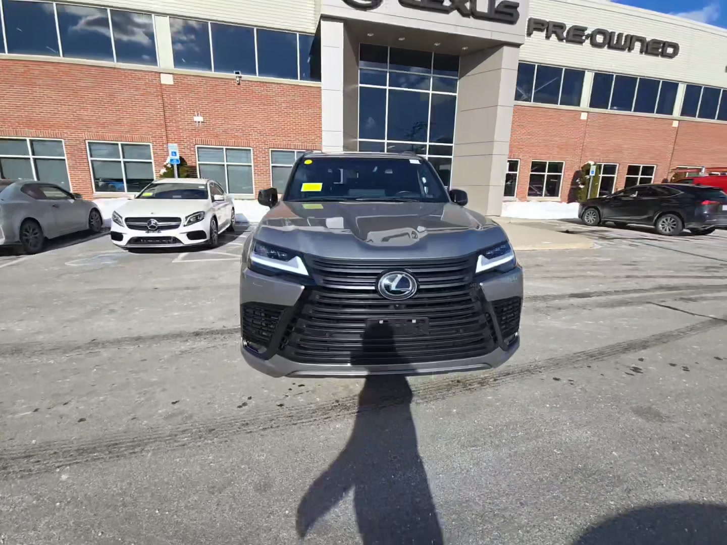 Lexus LX 600 2023 — photo 2