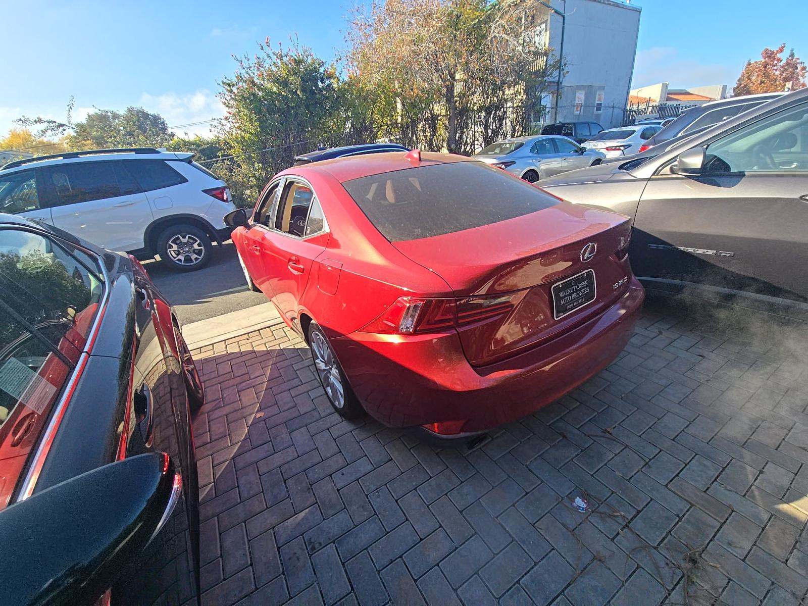 Lexus IS 250 2014 — photo 2
