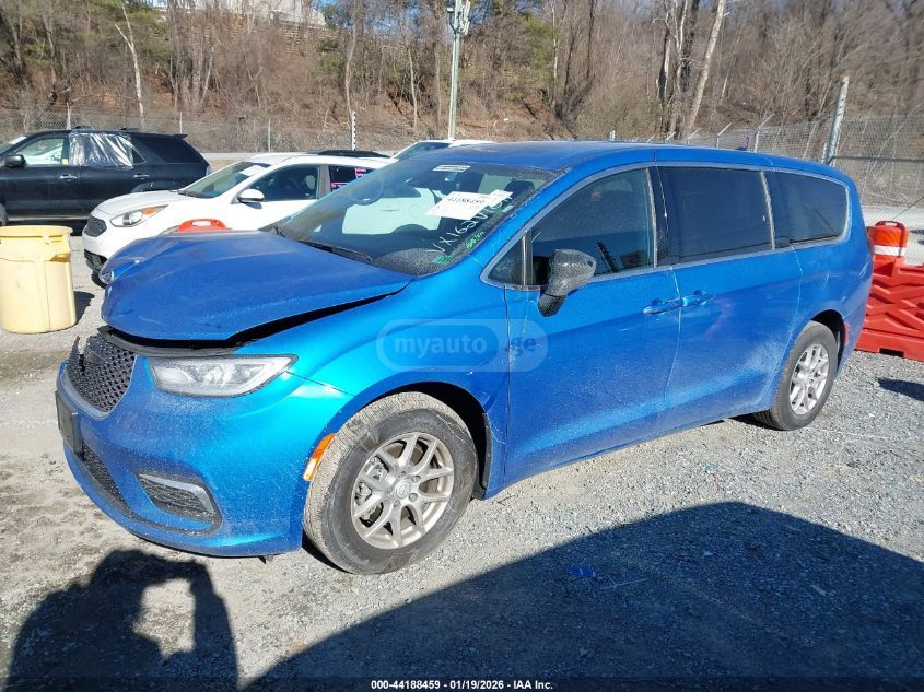 Chrysler Pacifica 2026 — photo 2