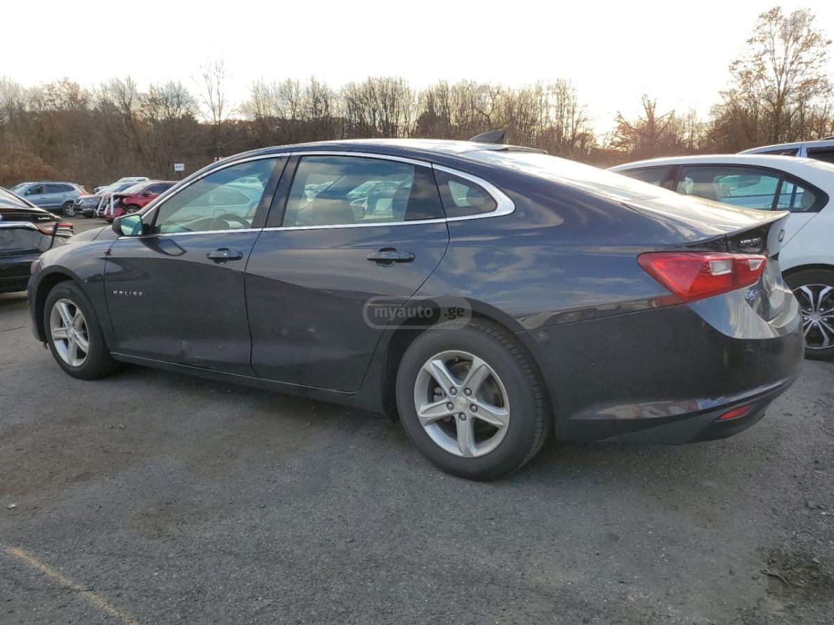 Chevrolet Malibu 2022 — photo 2