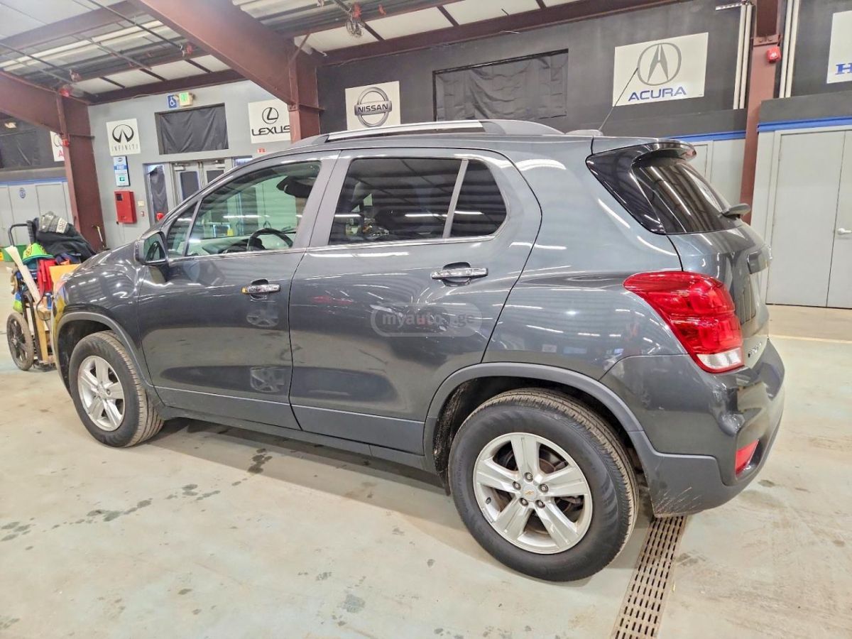 Chevrolet Trax 2018 — photo 2