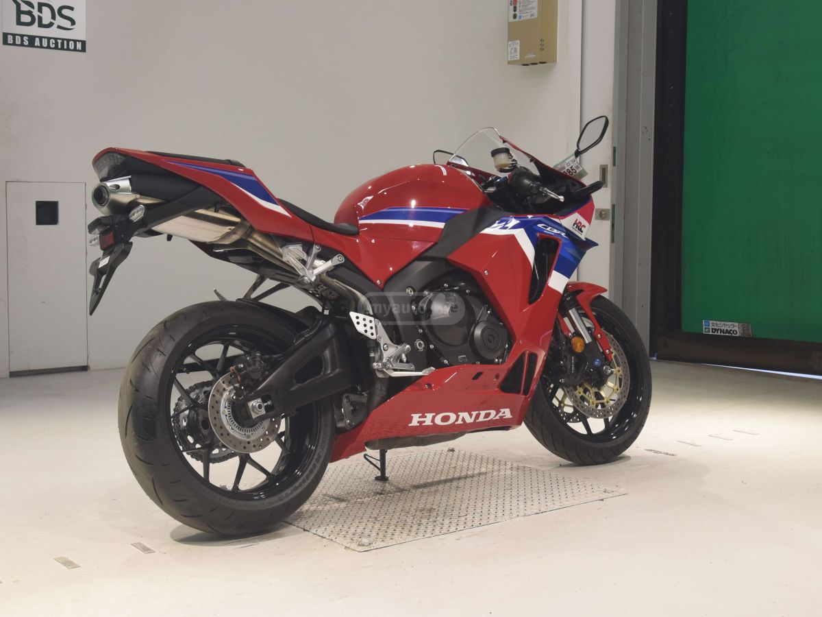 Honda CBR600RR 2025 — photo 2