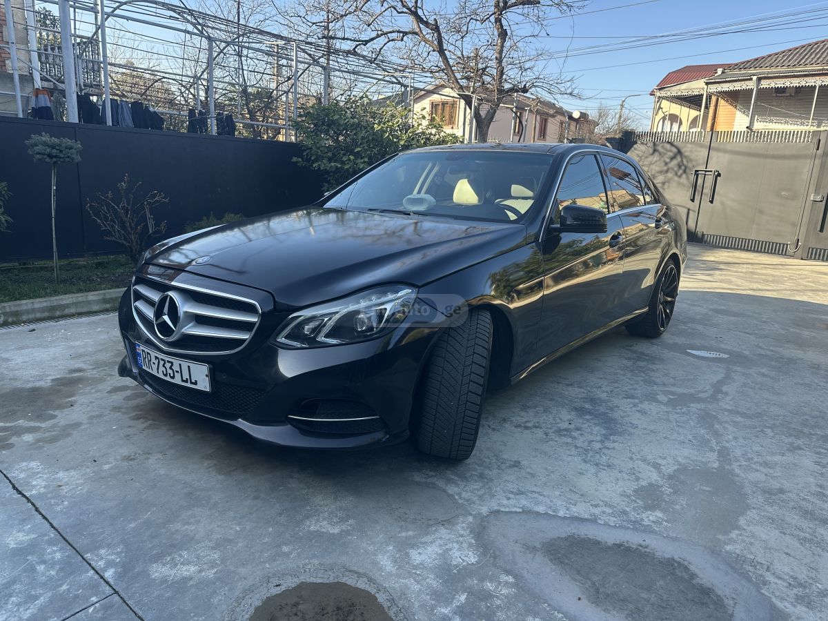 Mercedes-Benz E 220