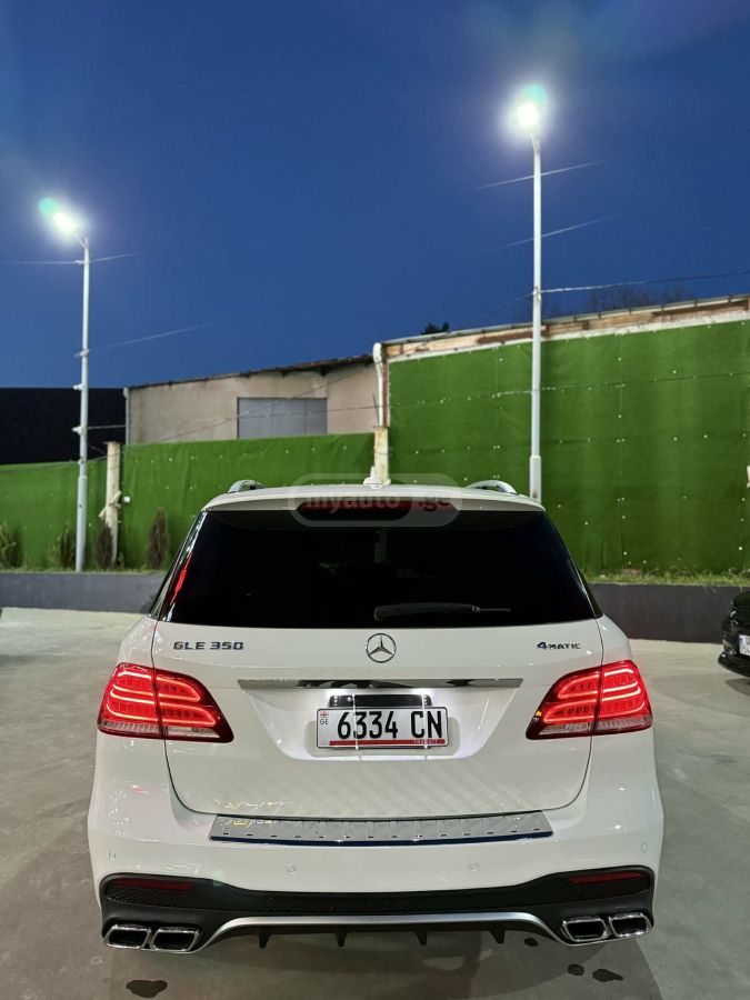 Mercedes-Benz GLE 350 2017 — photo 2
