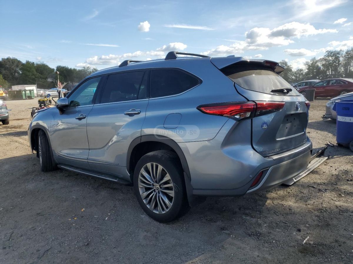 Toyota Highlander 2021 — photo 2