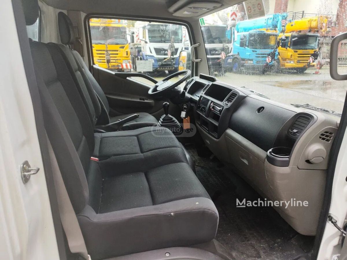Nissan Cabstar 2014 — photo 2