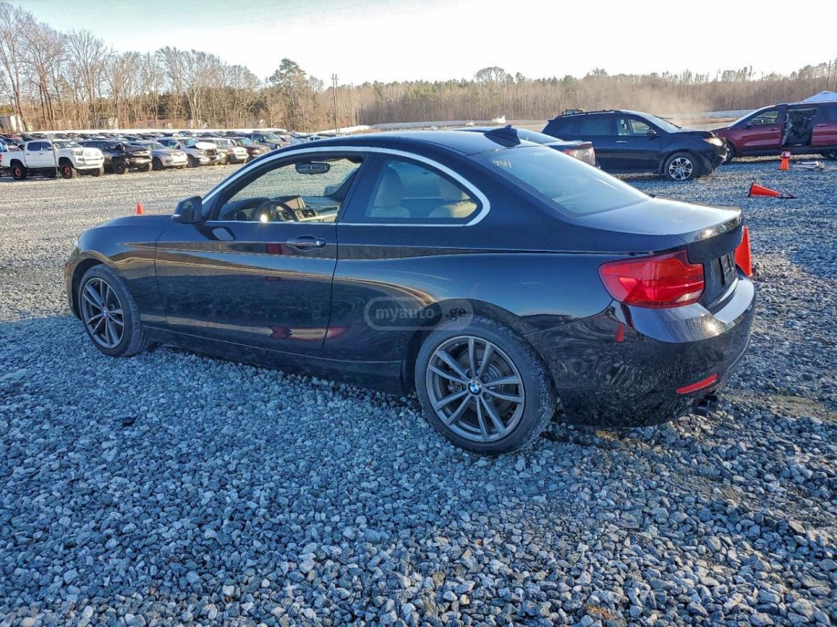 BMW 230i 2018 — photo 2
