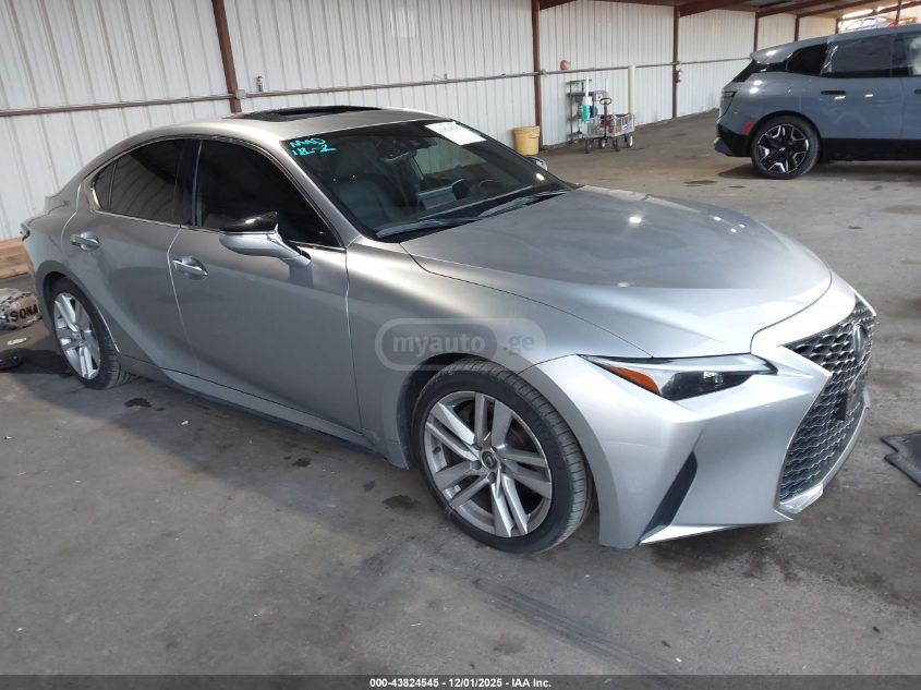 Lexus IS 300 2023 — photo 2