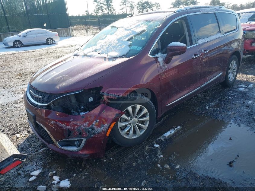 Chrysler Pacifica 2020 — photo 2