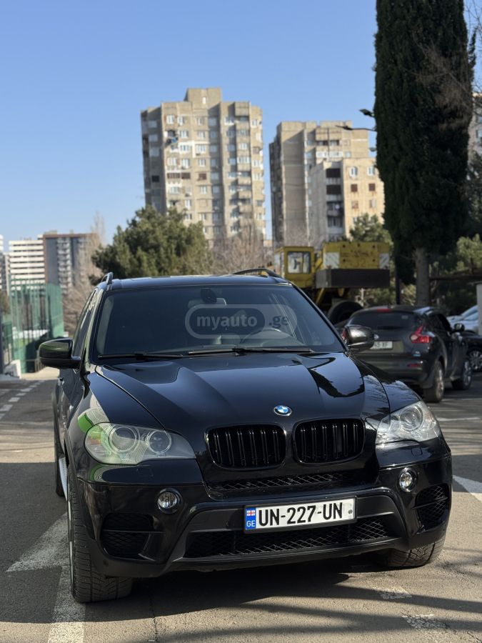 BMW X5 2011 — photo 2