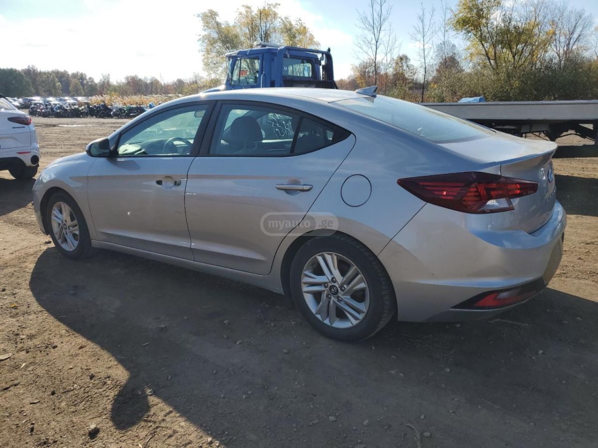 Hyundai Elantra 2020 — photo 2