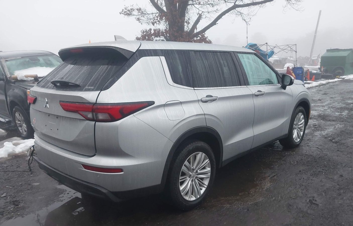 Mitsubishi Outlander 2022 — photo 2