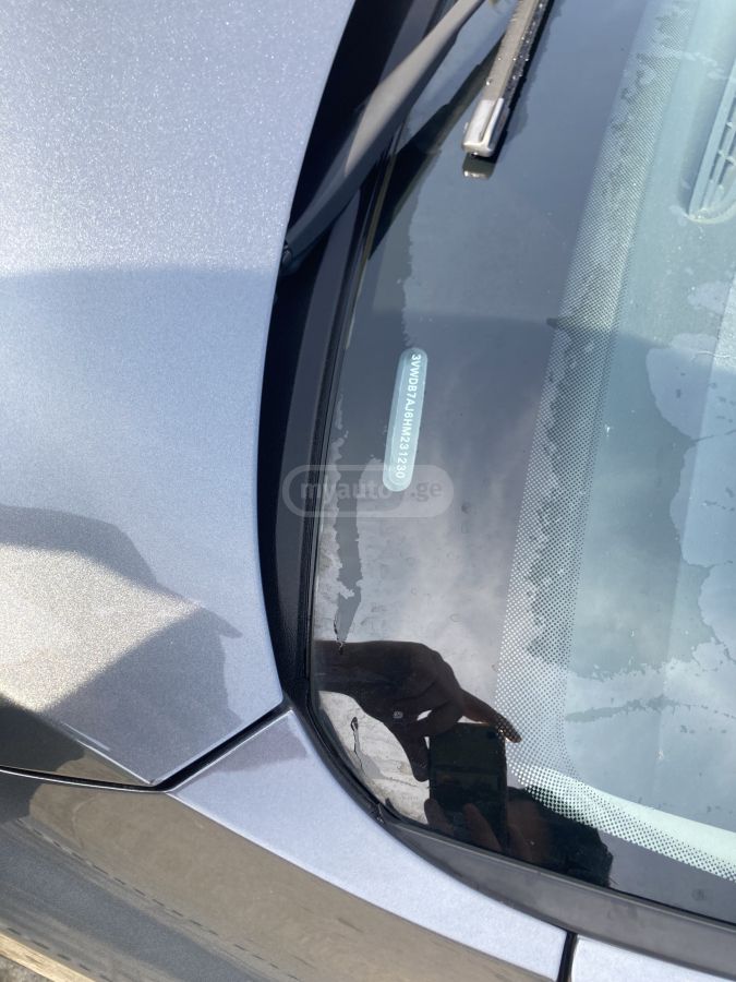 Volkswagen Jetta 2017 — photo 2
