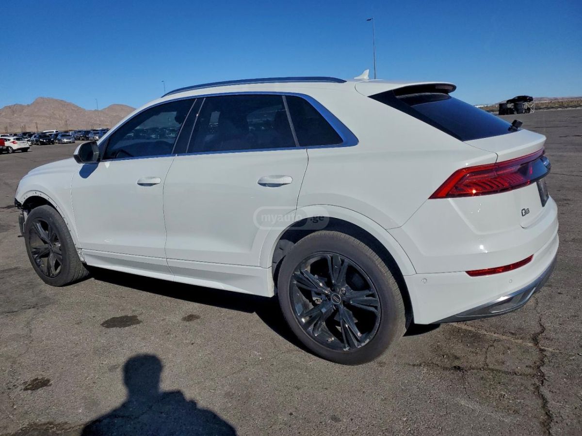 Audi Q8 2023 — photo 2