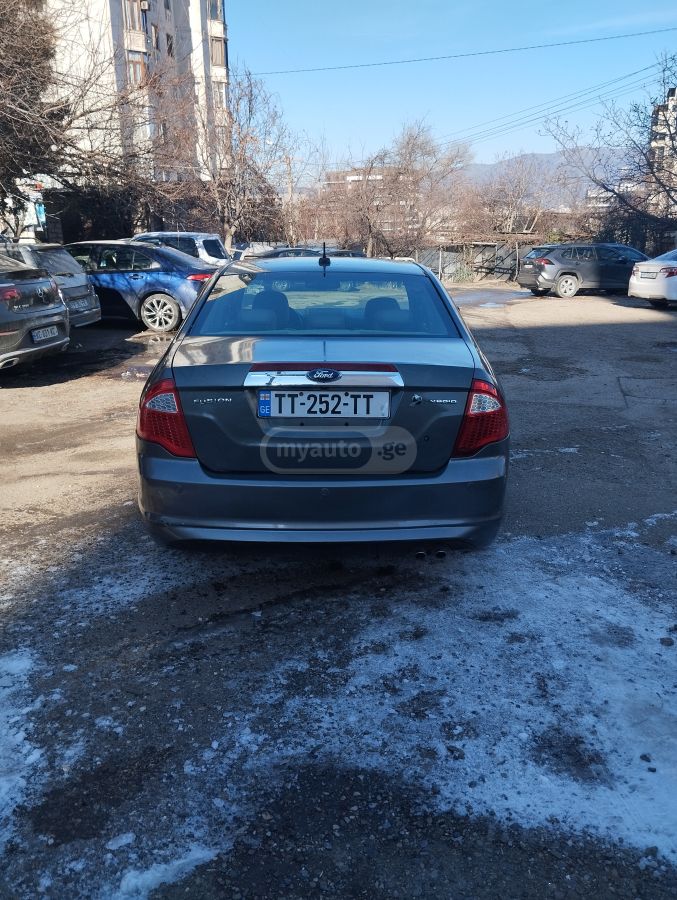 Ford Fusion 2010 — photo 2