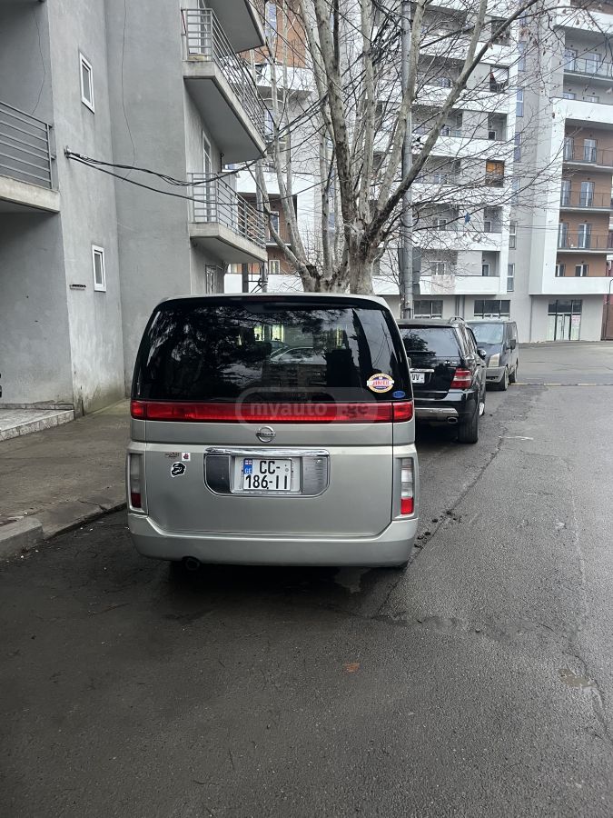 Nissan Elgrand 2005 — photo 2