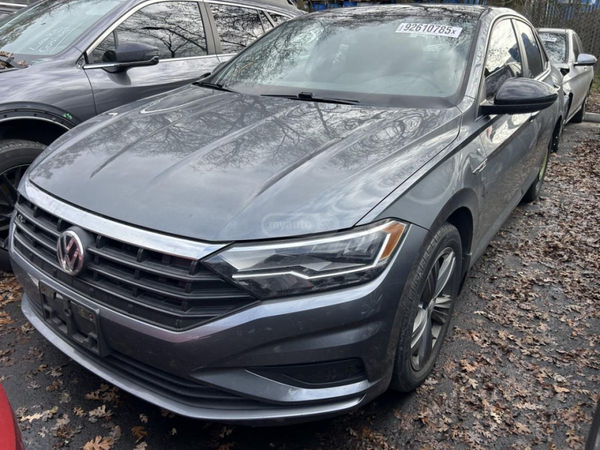 Volkswagen Jetta 2019 — photo 2