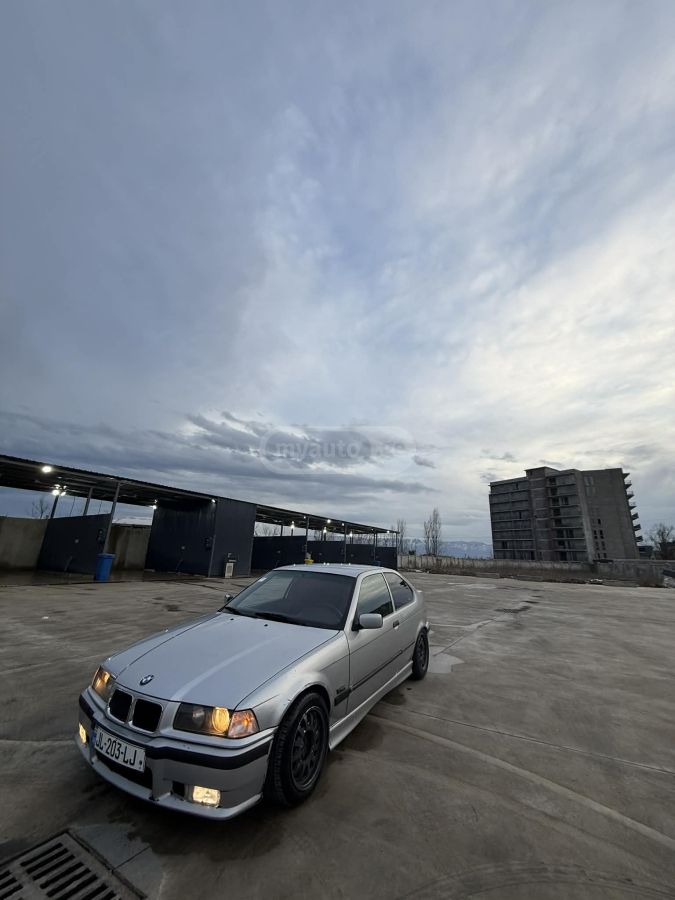 BMW 318 1997 — photo 2