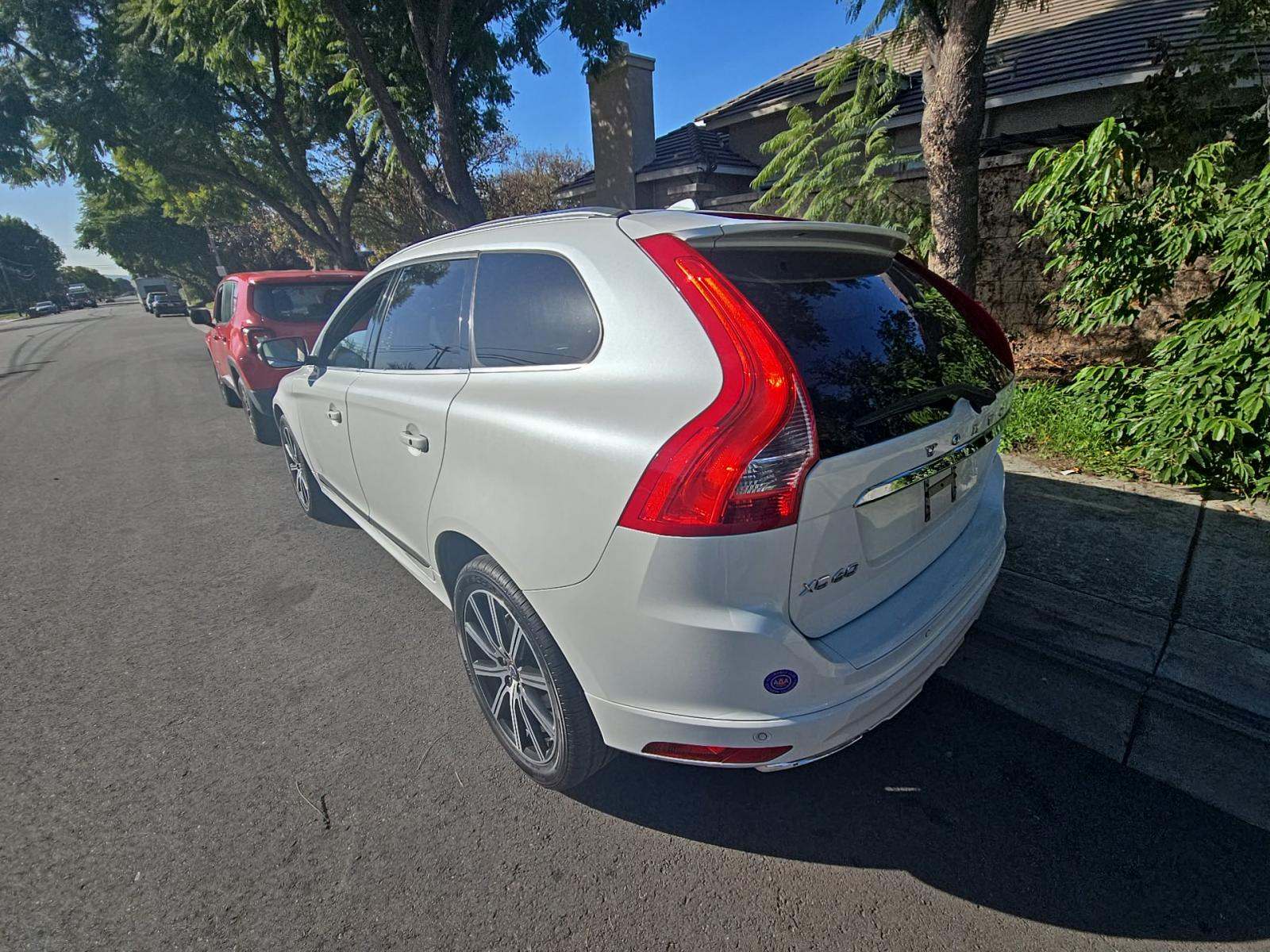 Volvo XC60 2015 — photo 2