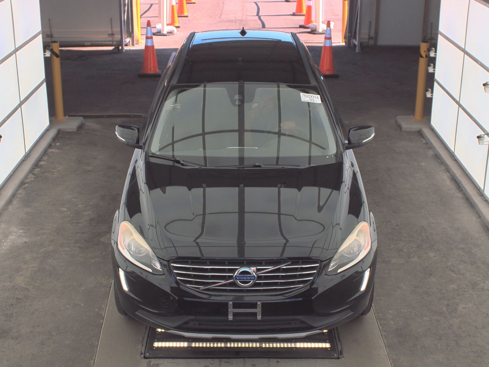 Volvo XC60 2016 — photo 2
