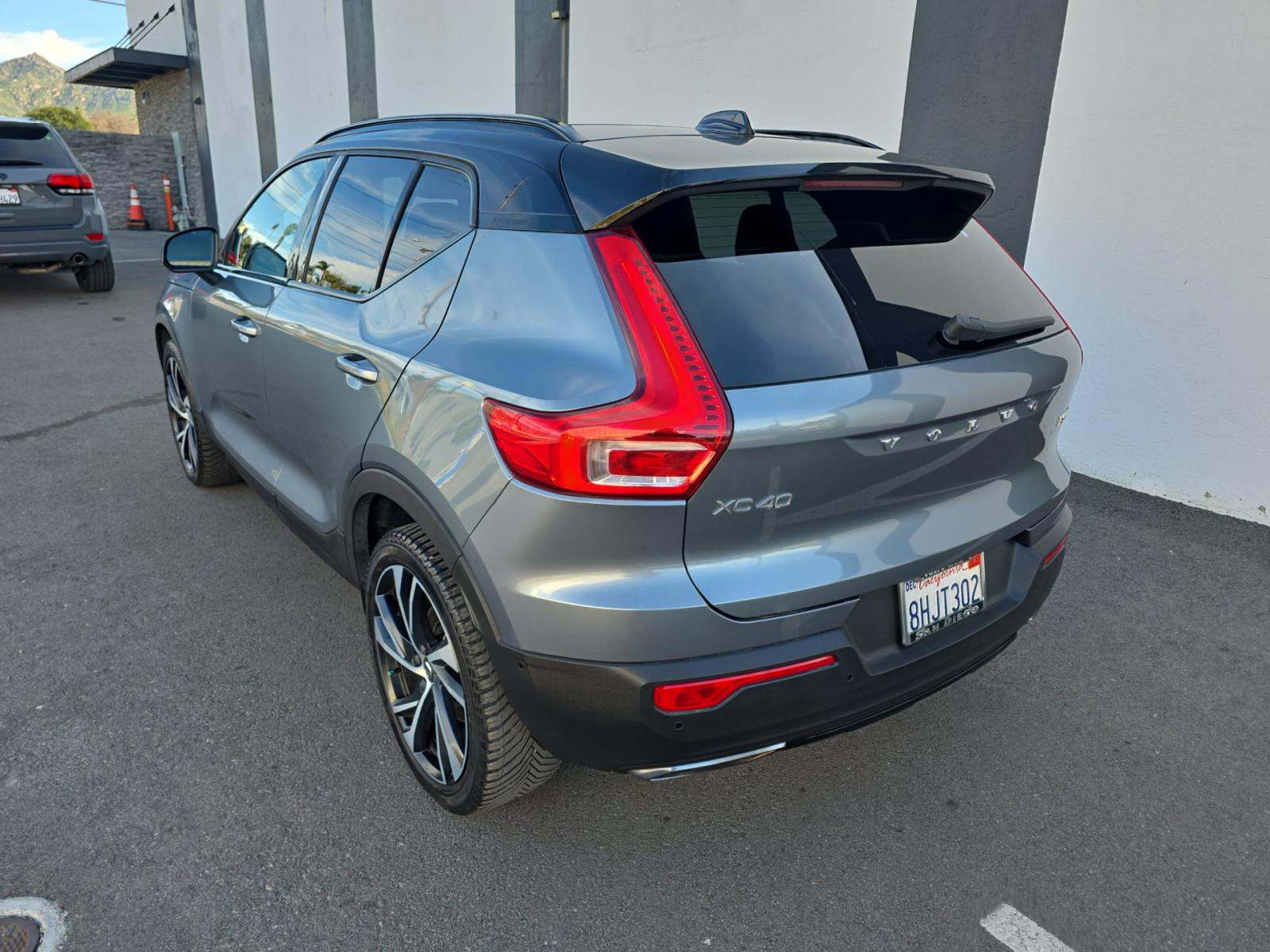 Volvo XC40 2019 — photo 2