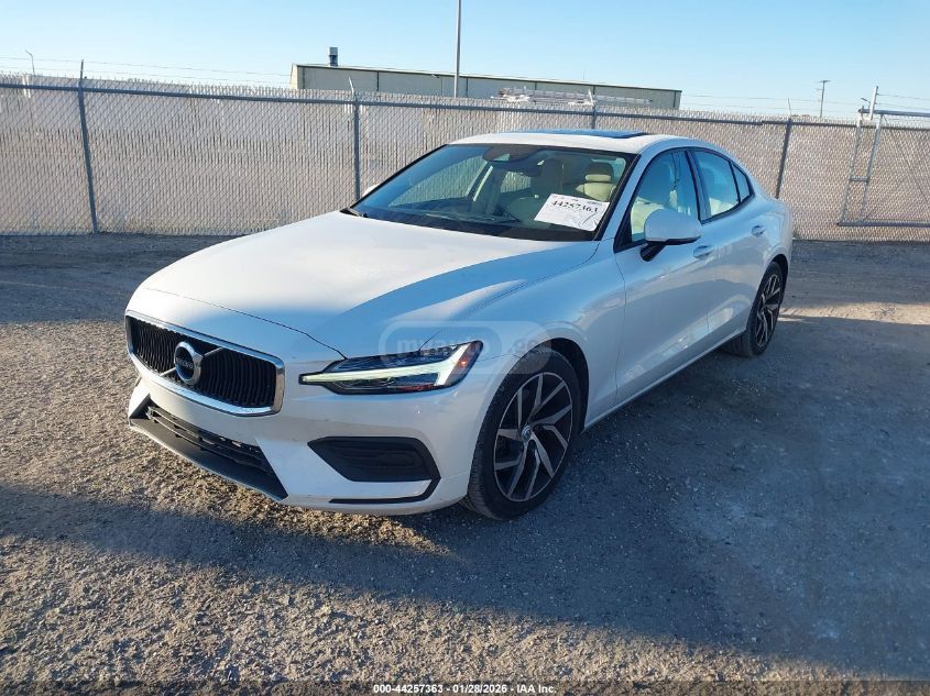 Volvo S60 2020 — photo 2