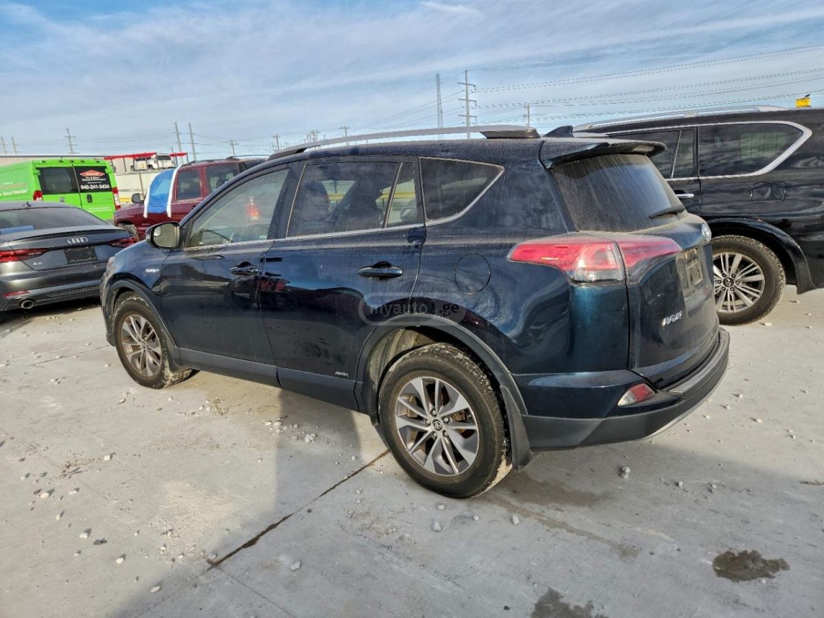 Toyota RAV4 2018 — photo 2