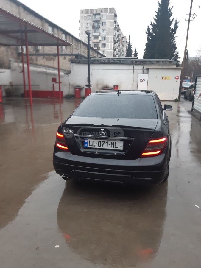 Mercedes-Benz C 250 2012 — photo 2