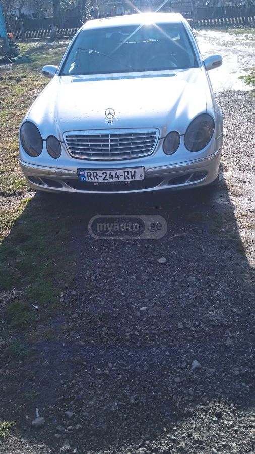 Mercedes-Benz E 320 2003 — photo 2