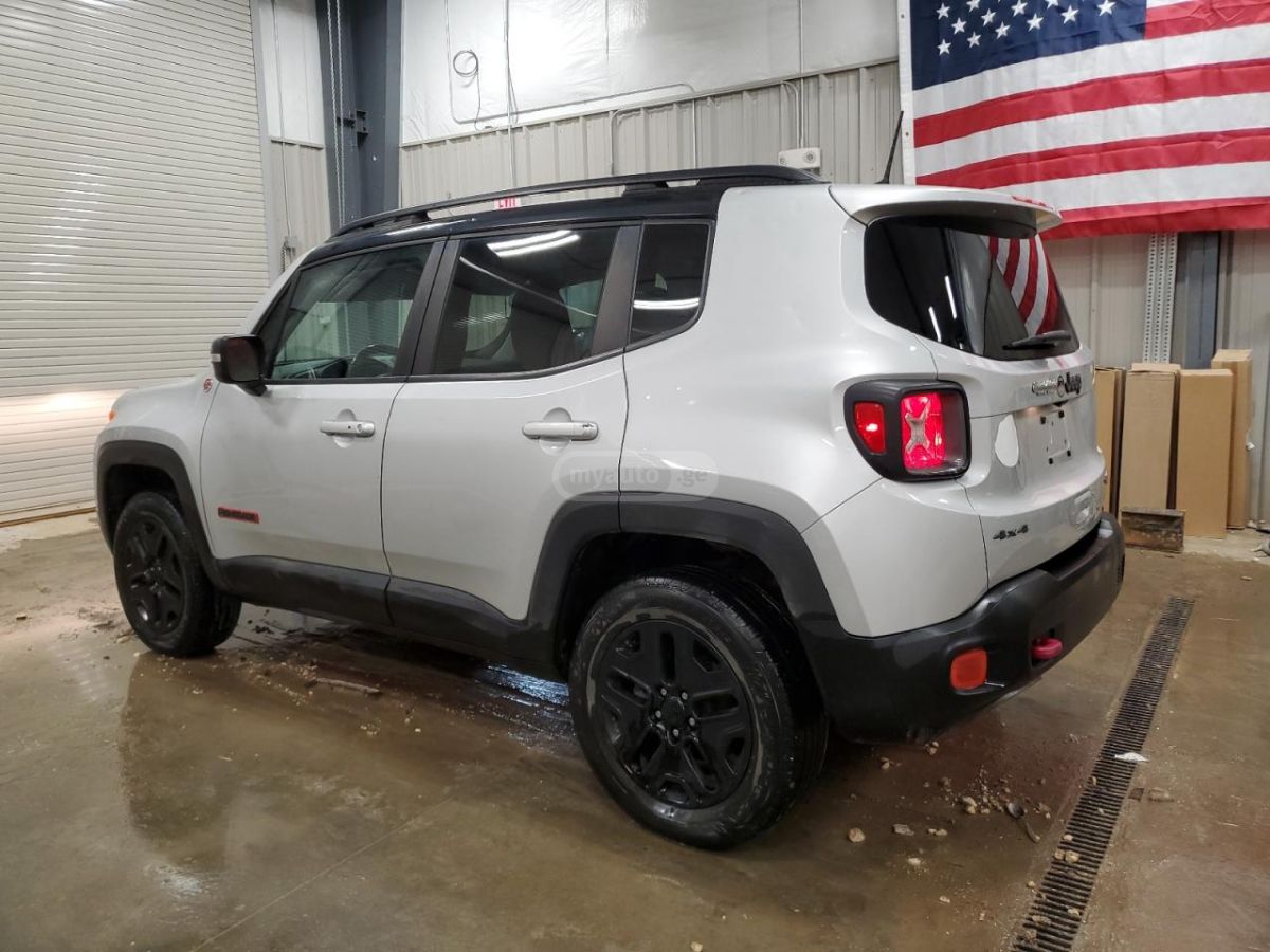 Jeep Renegade 2018 — photo 2