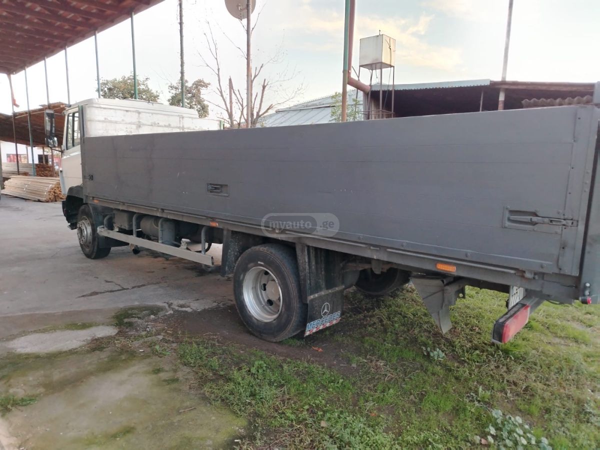 Mercedes-Benz 1820 1995 — photo 2