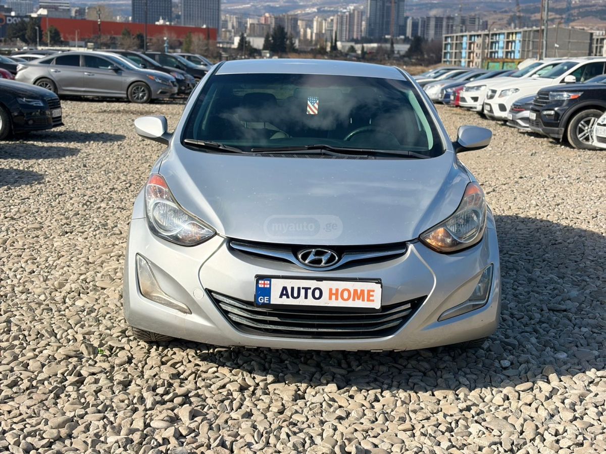 Hyundai Elantra 2011 — photo 2