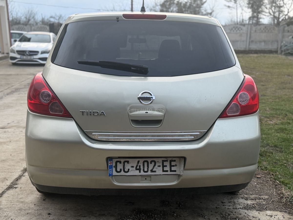 Nissan Tiida 2004 — photo 2