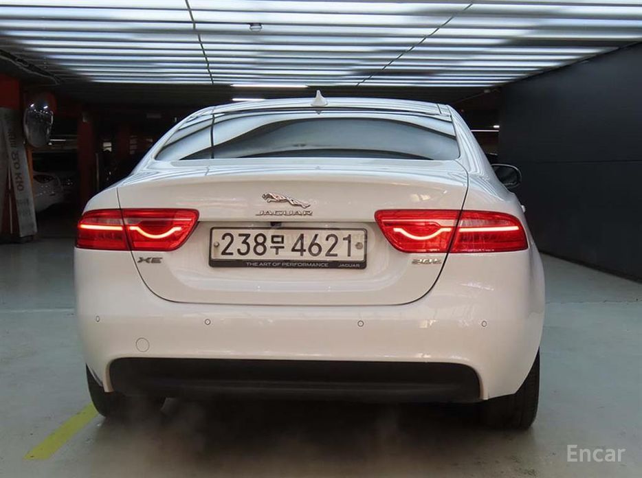 Jaguar XE 2016 — photo 2