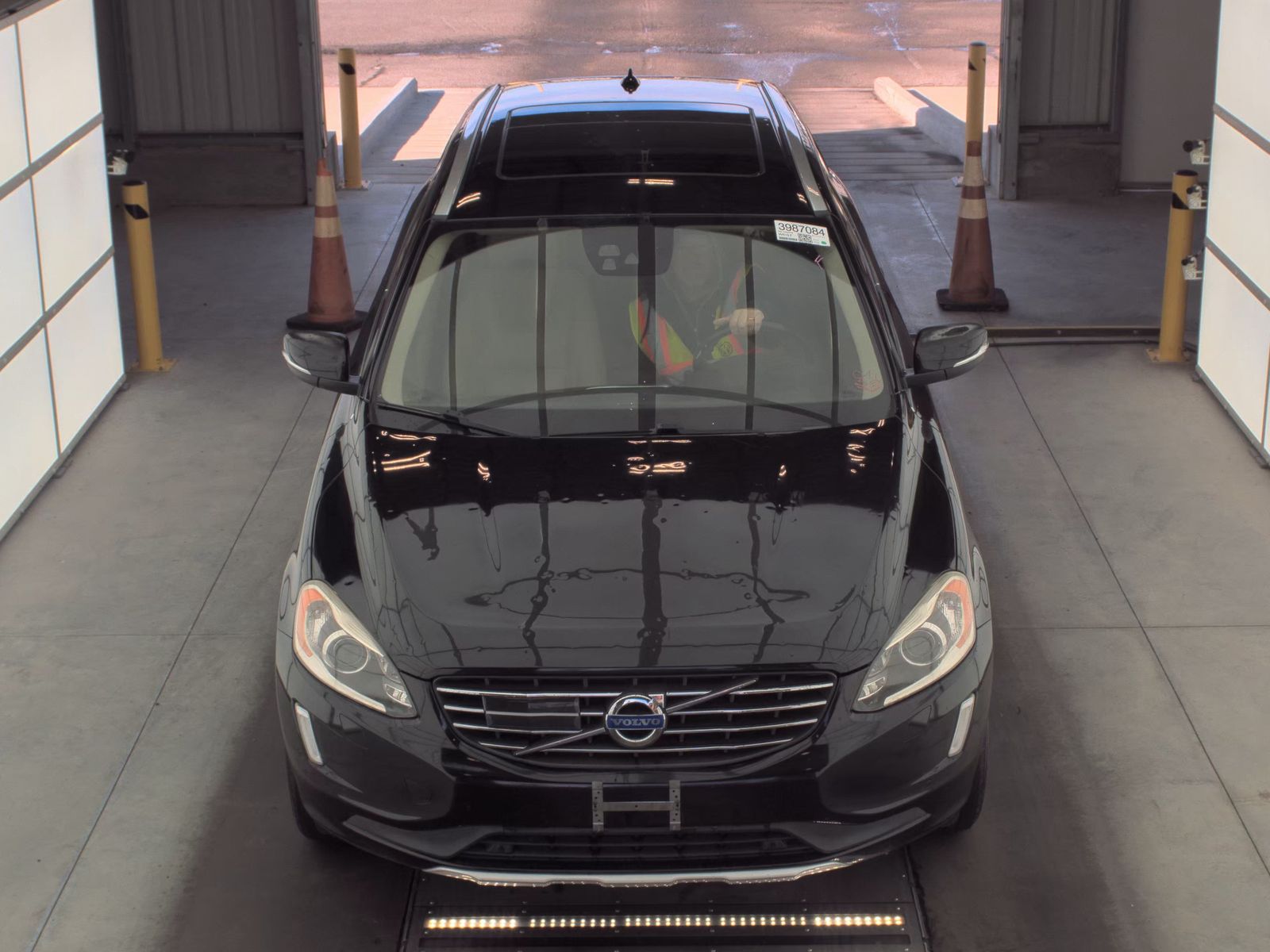 Volvo XC60 2015 — photo 2