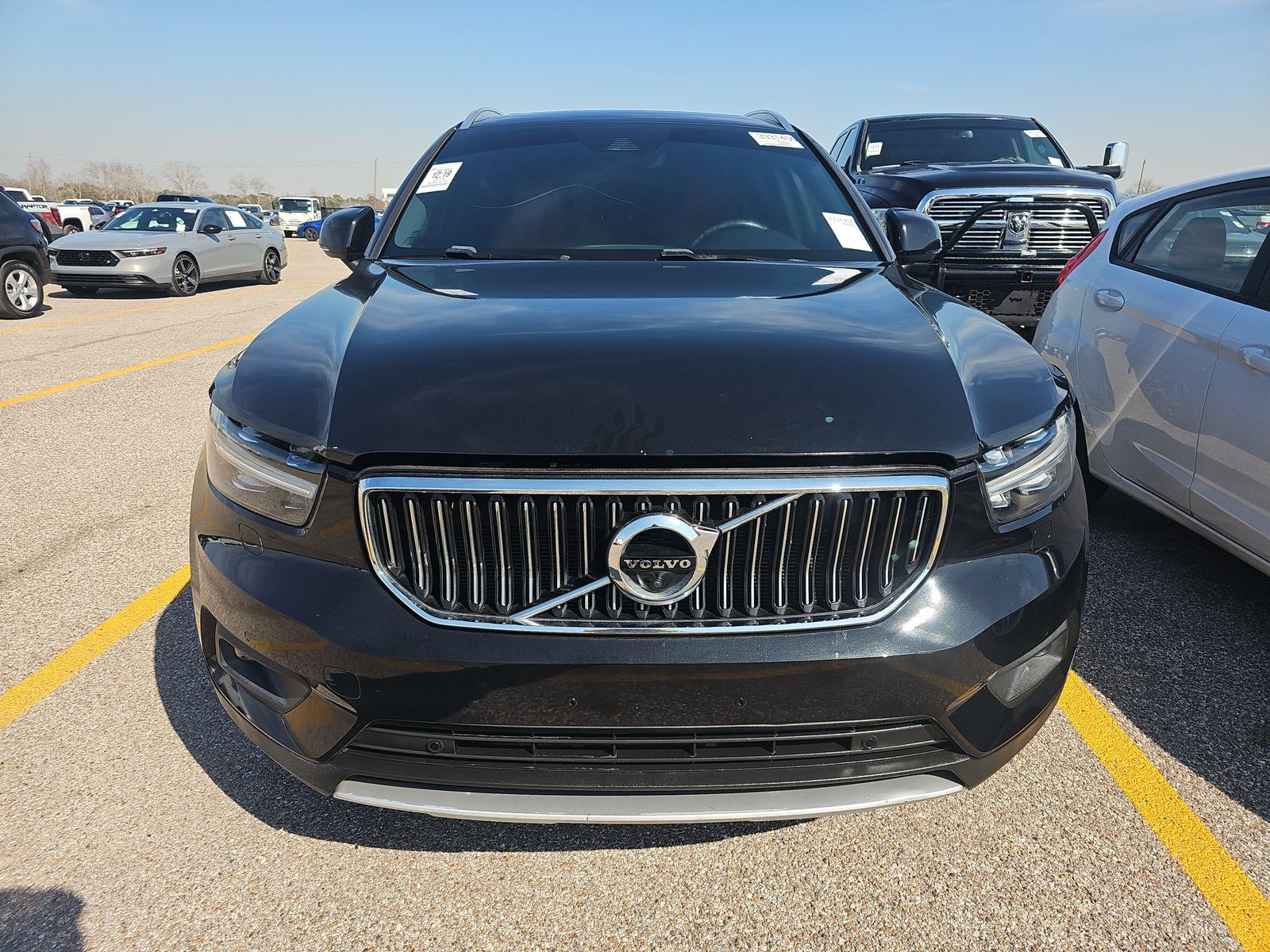 Volvo XC40 2019 — photo 2