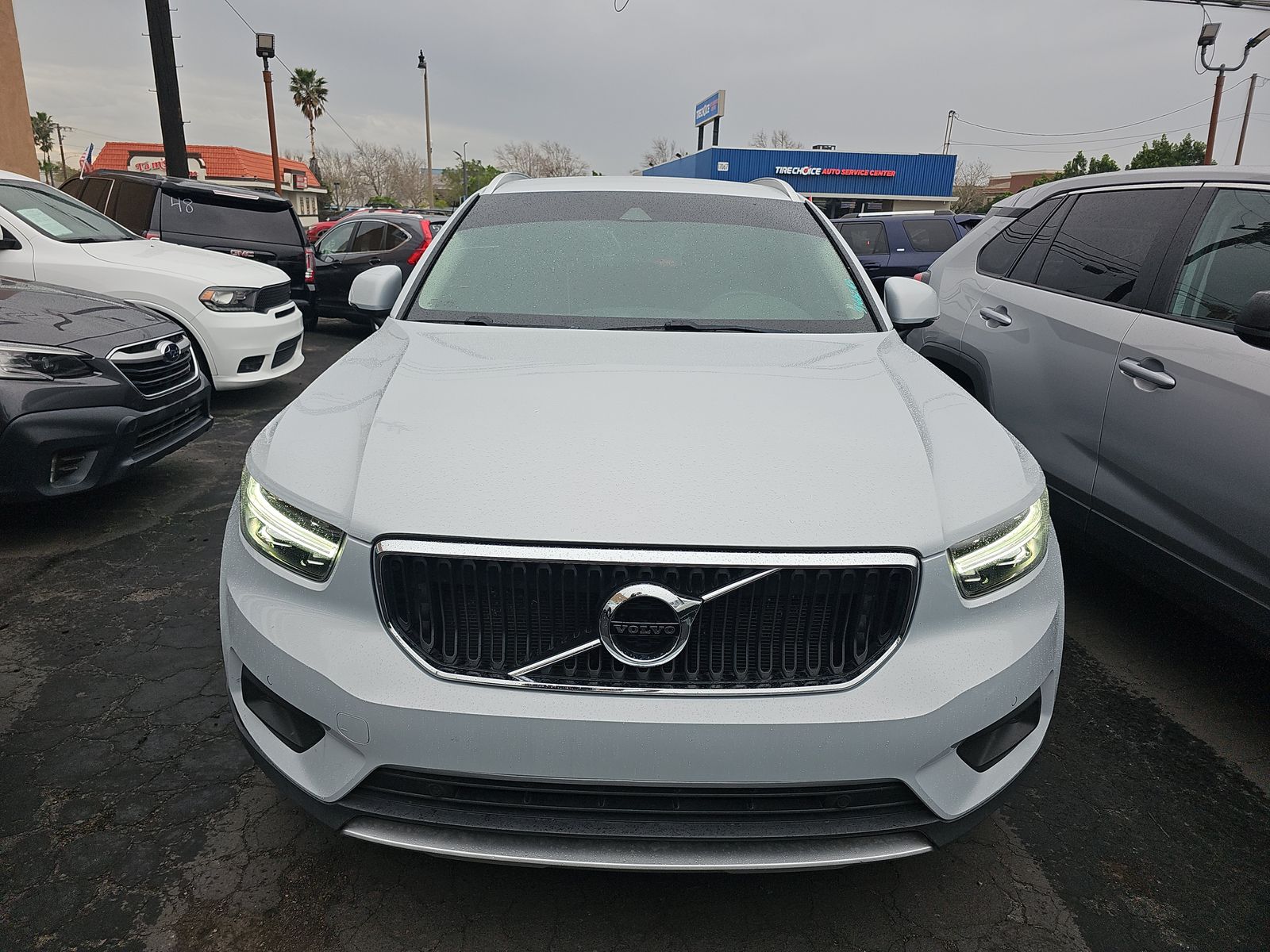 Volvo XC40 2022 — photo 2