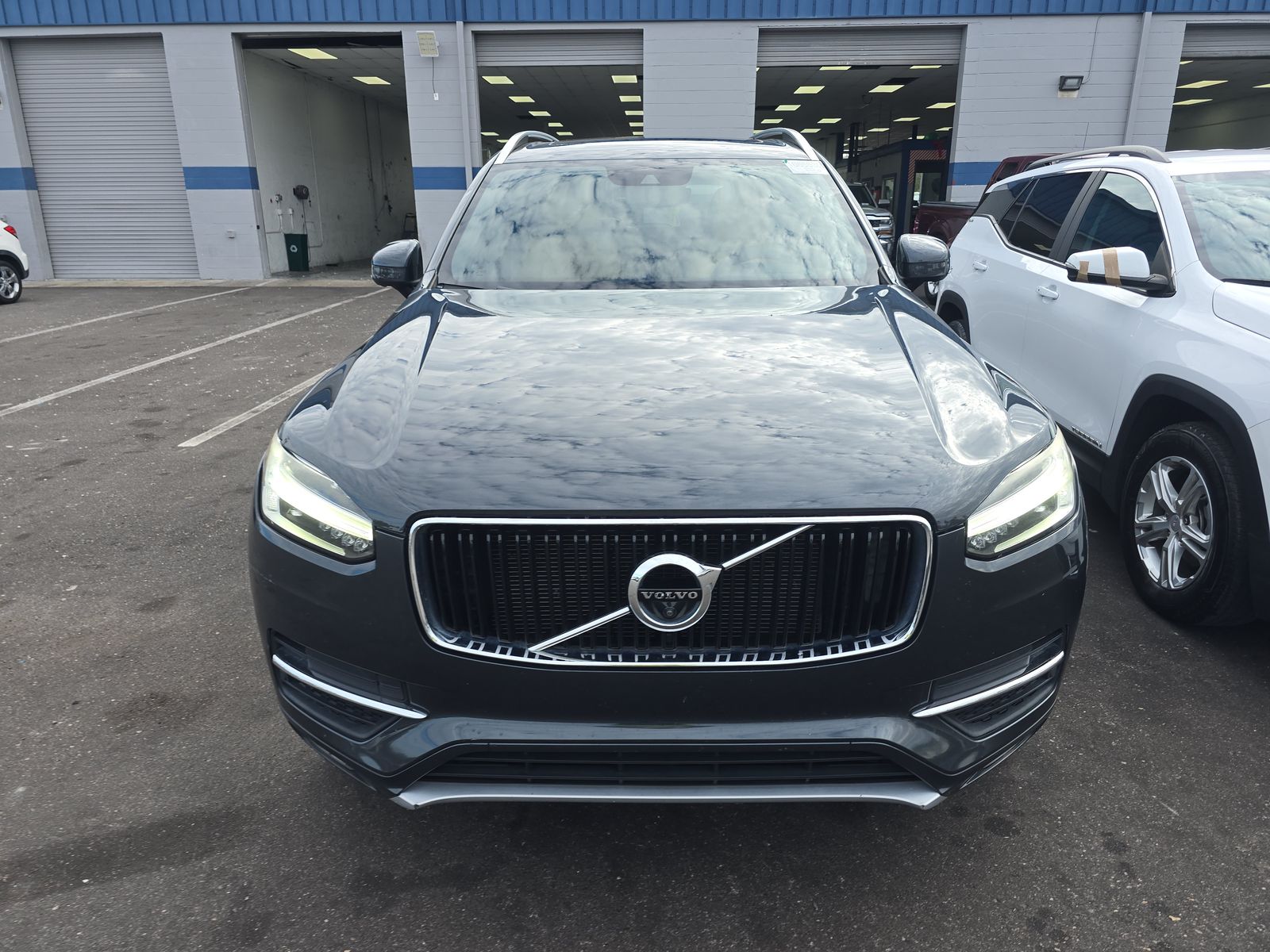 Volvo XC90 2017 — photo 2