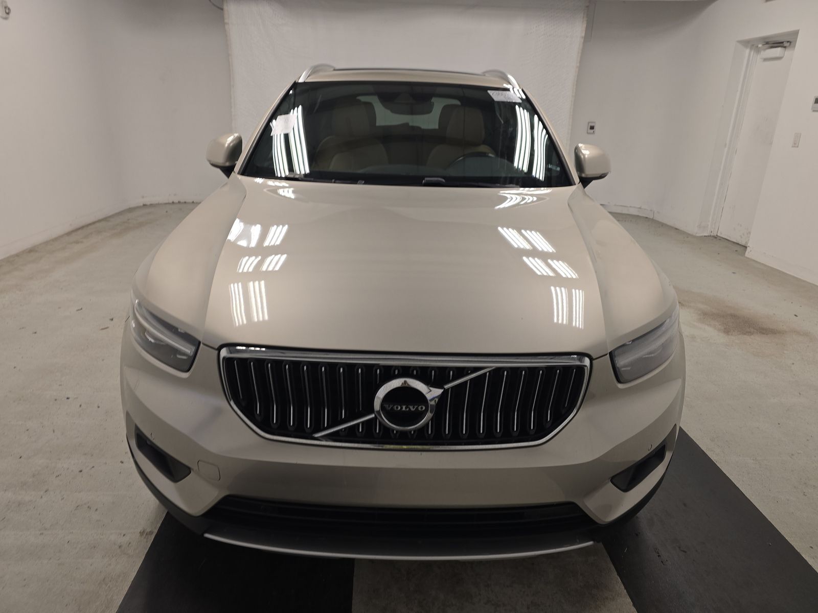Volvo XC40 2019 — photo 2
