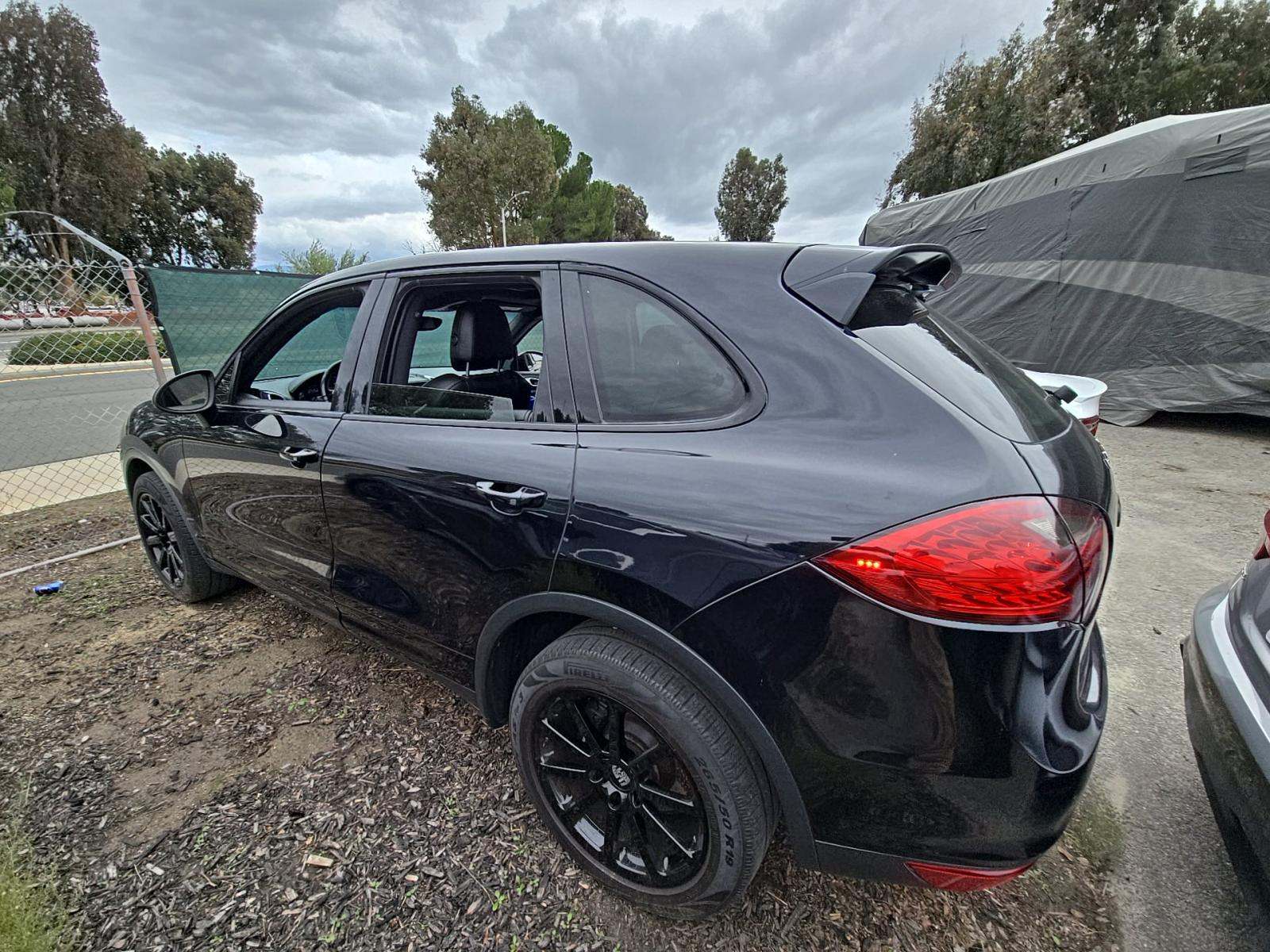 Porsche Cayenne 2014 — photo 2