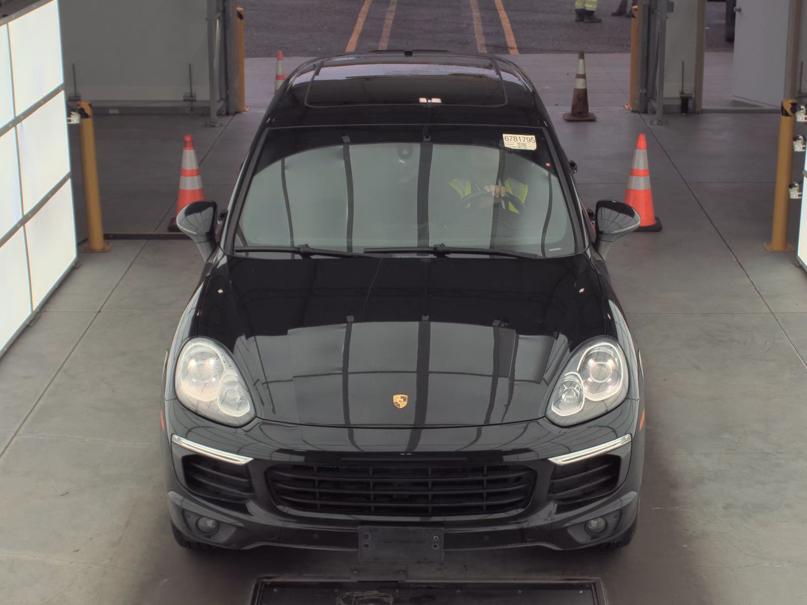 Porsche Cayenne 2016 — photo 2