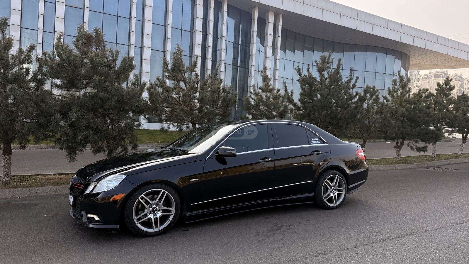 Mercedes-Benz E 350 2011 — photo 2