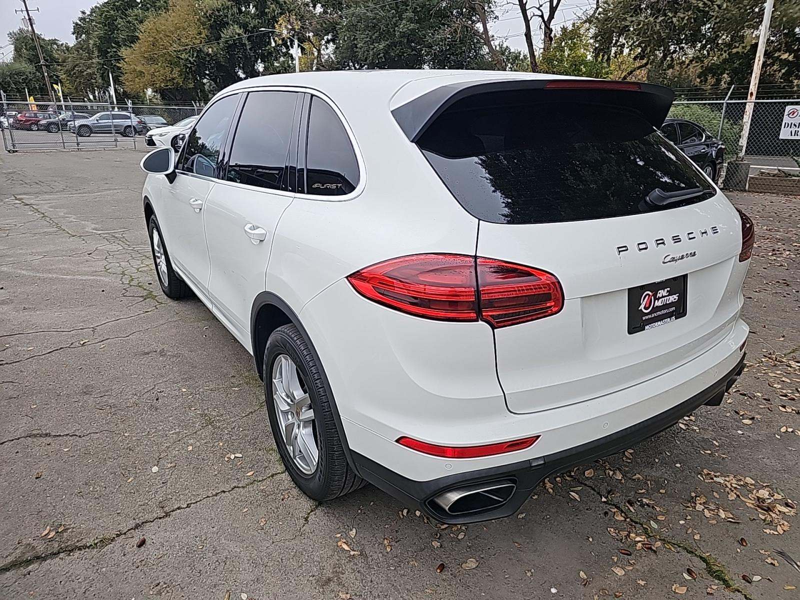 Porsche Cayenne 2016 — photo 2