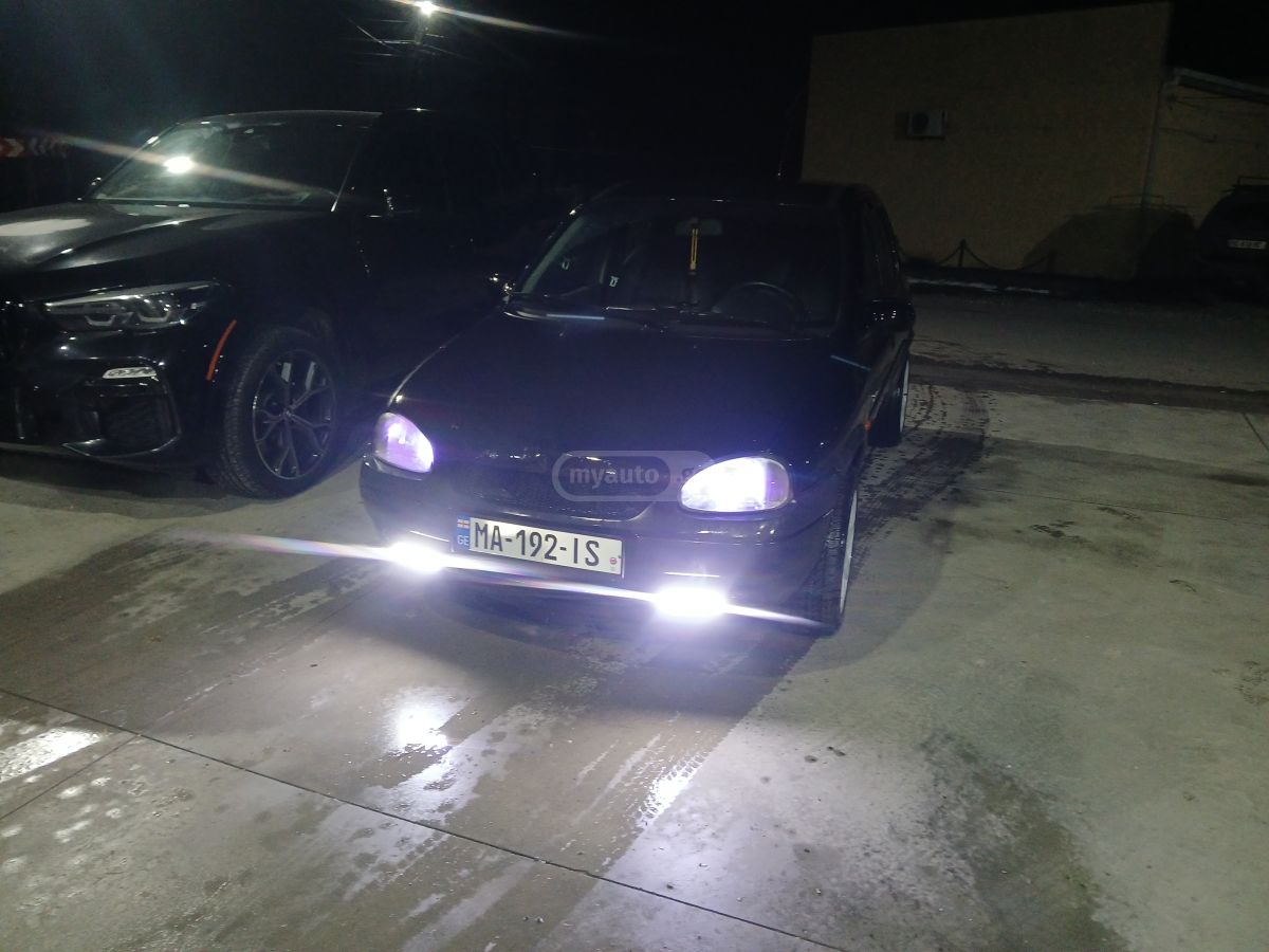 Opel Corsa 2000 — photo 2