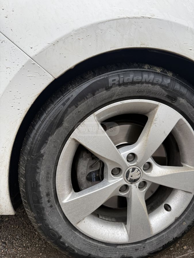 Skoda Rapid 2015 — photo 2