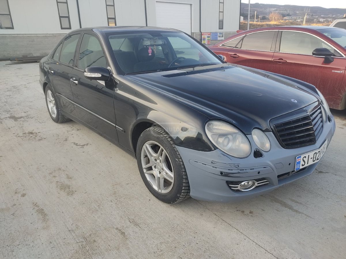Mercedes-Benz E 350 2006 — photo 2